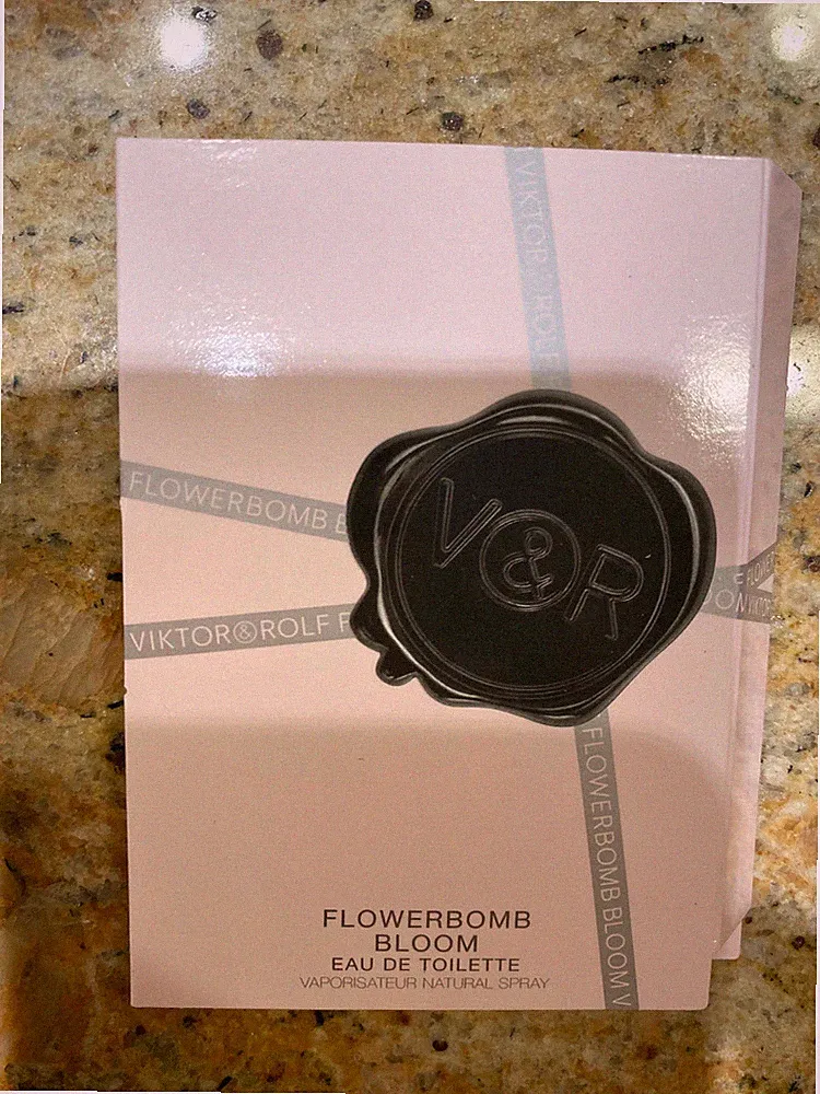 BRAND NEW!!! VIKTOR & ROLF PERFUME 1.2 ML GREAT FOR TRAVEL & HOLIDAYS!!