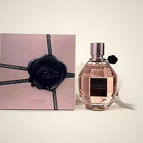Flowerbomb by Viktor & Rolf 3.4 oz Eau De Parfum for women