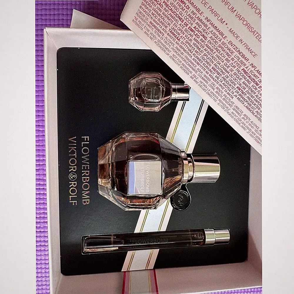 Viktor & Rolf Flowerbomb Eau de Parfum Perfume Gift Set NEW Limited Edition