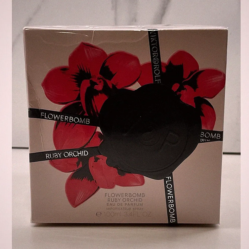 Viktor & Rolf Flowerbomb Ruby Orchid Eau de Parfum Spray 3.4 fl oz Regular